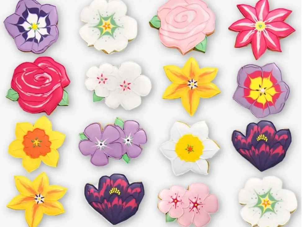 16 biscuits that look like flowers
